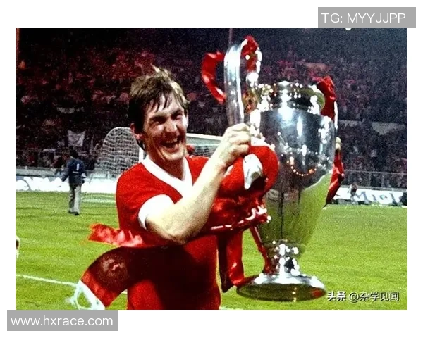 不同年代的足球明星风云录从经典到现代的传奇球员回顾