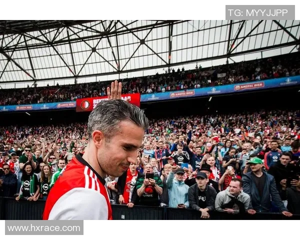 西班牙足球明星罗耶的传奇之路与辉煌成就回顾 西班牙足球明星罗耶的传奇之路与辉煌成就回顾