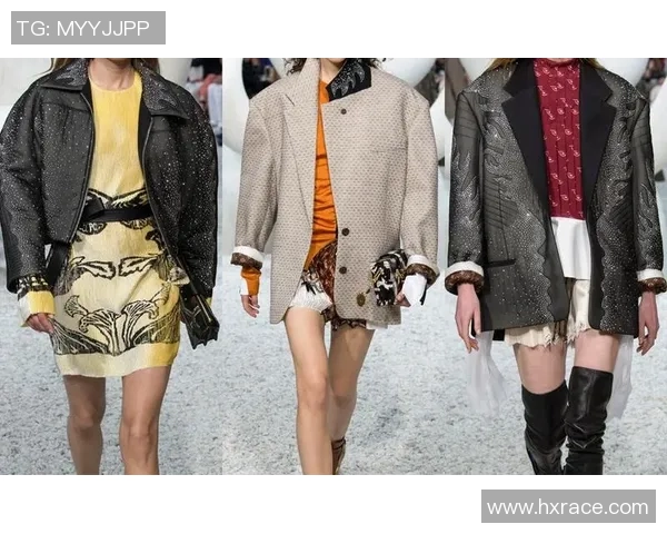 足球明星携手LV包展现时尚魅力引领潮流风向标