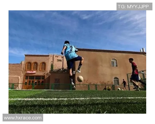 从街头到绿茵场足球明星的奋斗与成长之路